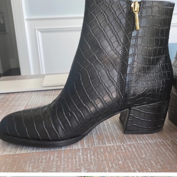 J. McLaughlin croc embossed Gwenyth boots size 7.5 - Picture 5 of 10